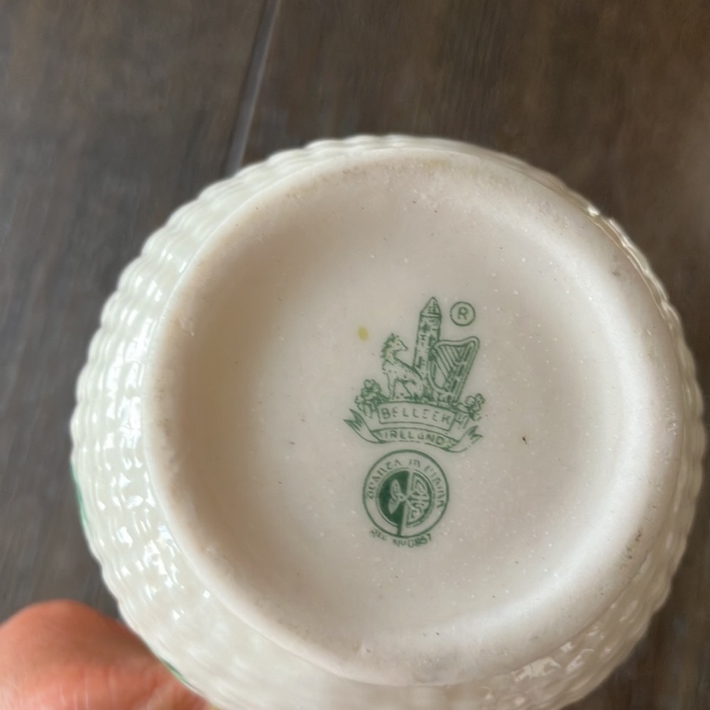 Belleek vintage sugar and cream set shamrock basket weave creamer - Picture 6 of 7